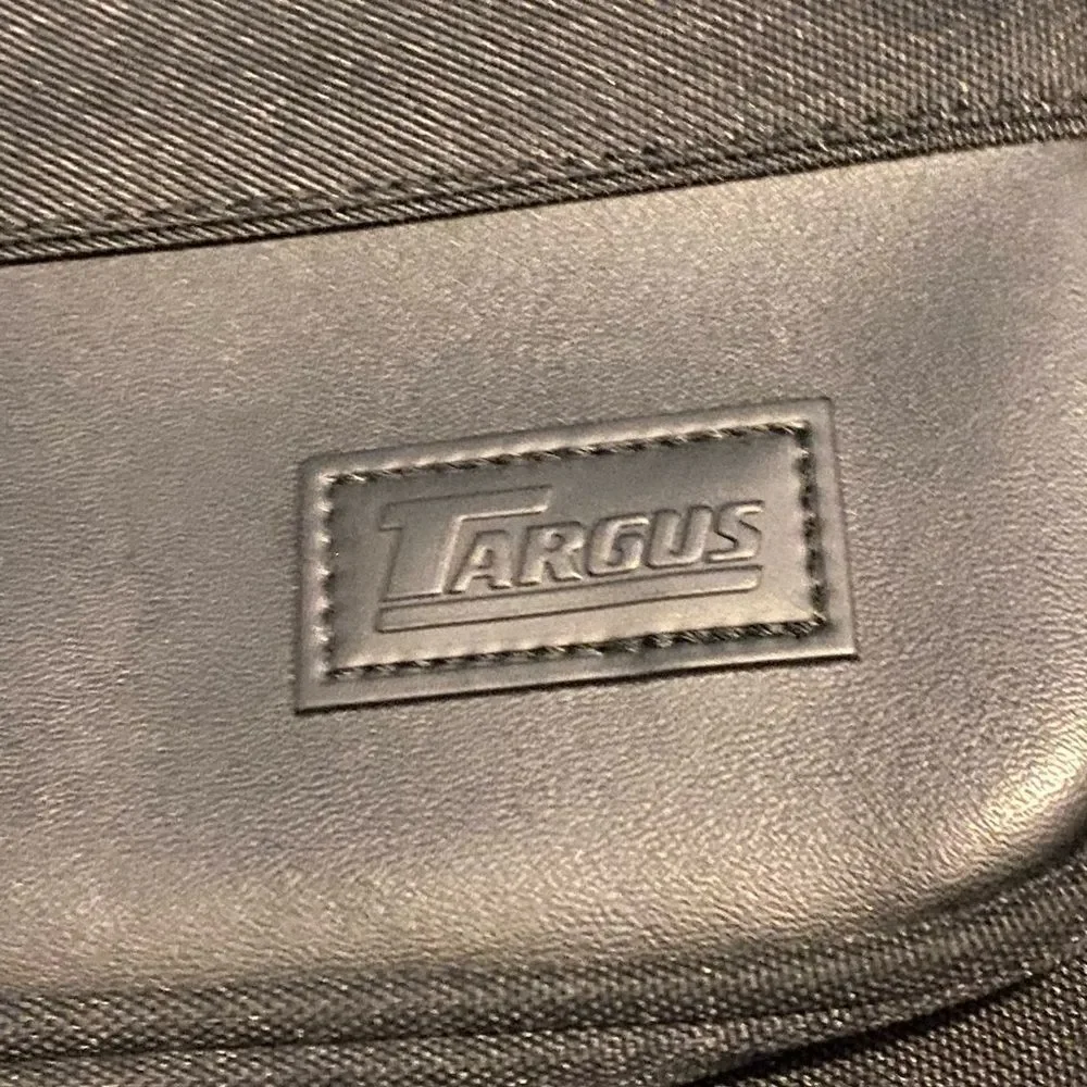 𝅺TARGUS 15.6 Traditional Laptop Bag Notebook Carrying Case Model CNO1/OCN1 NWOT